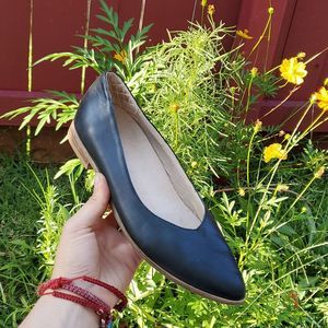 Dr Scholl's women's black pointed-toe flats